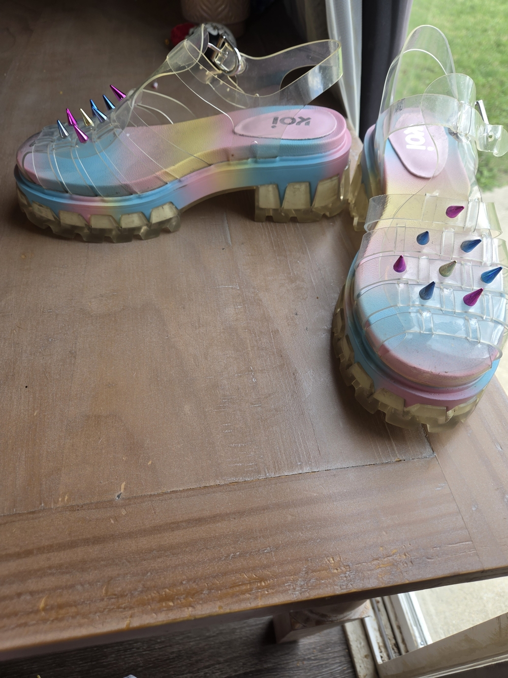 Koi Footwear Iridescent Clear Jelly Platform Sandals with Rainbow Spikes Size 5